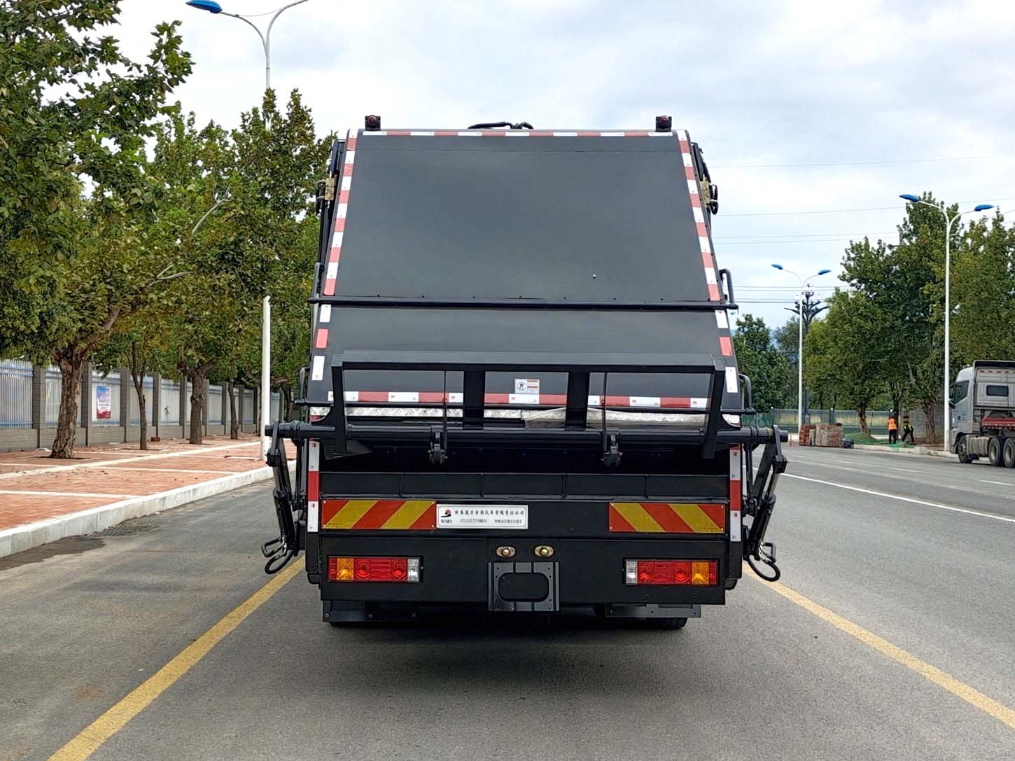 陜汽通力牌STL5257ZYSBEV1純電動壓縮式垃圾車公告圖片