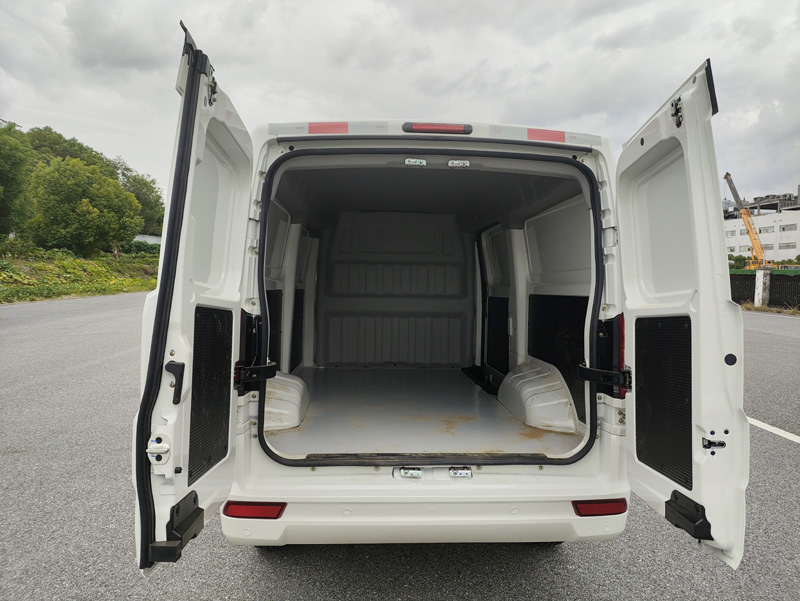 超越牌NJ5030XXYSDBEV3Y純電動(dòng)廂式運(yùn)輸車公告圖片