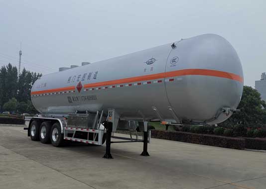 宏图牌12米29.3吨3轴液化气体运输半挂车(HT9408GYQ4A)