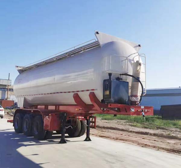 亚中车辆牌9.7米30.5吨3轴中密度粉粒物料运输半挂车(WPZ9400GFL)