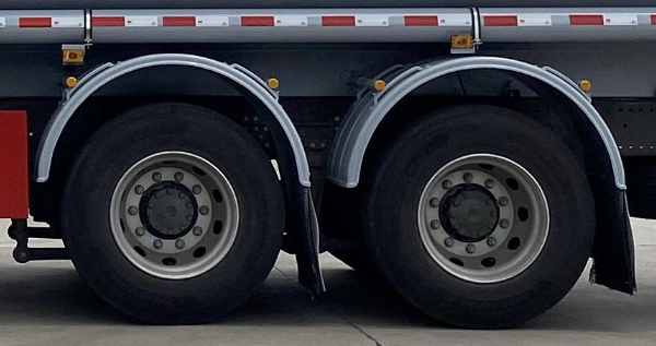 楚勝牌CSC5269GRYS6易燃液體罐式運輸車公告圖片