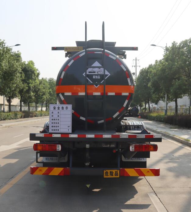 中汽力威牌HLW5262GFWZ6腐蚀性物品罐式运输车公告图片