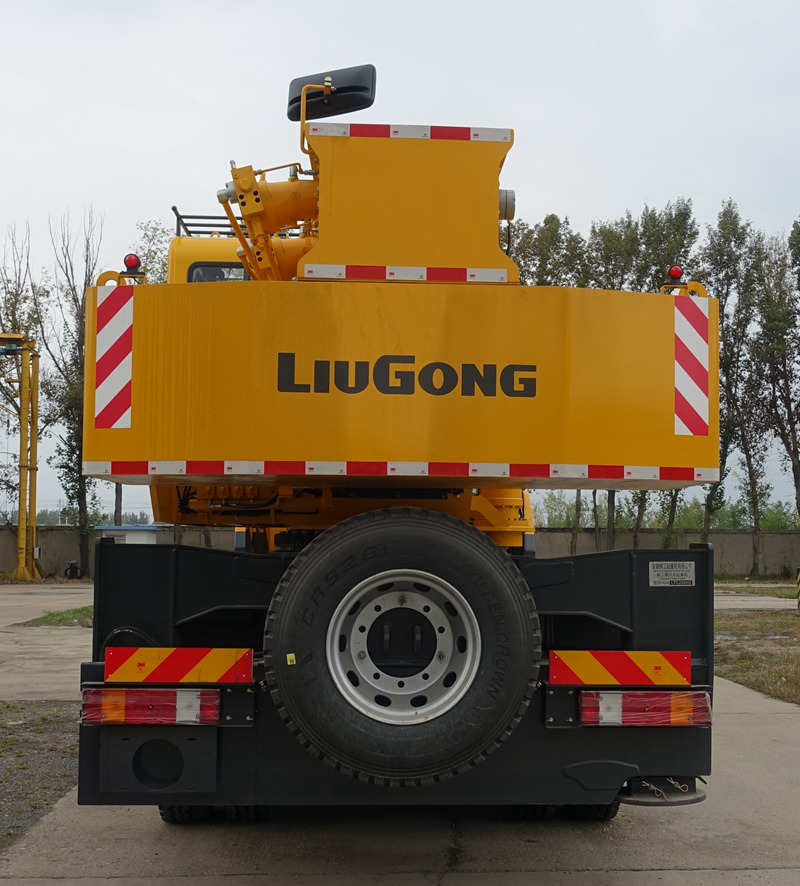 柳工牌CLG5326JQZ25汽车起重机公告图片