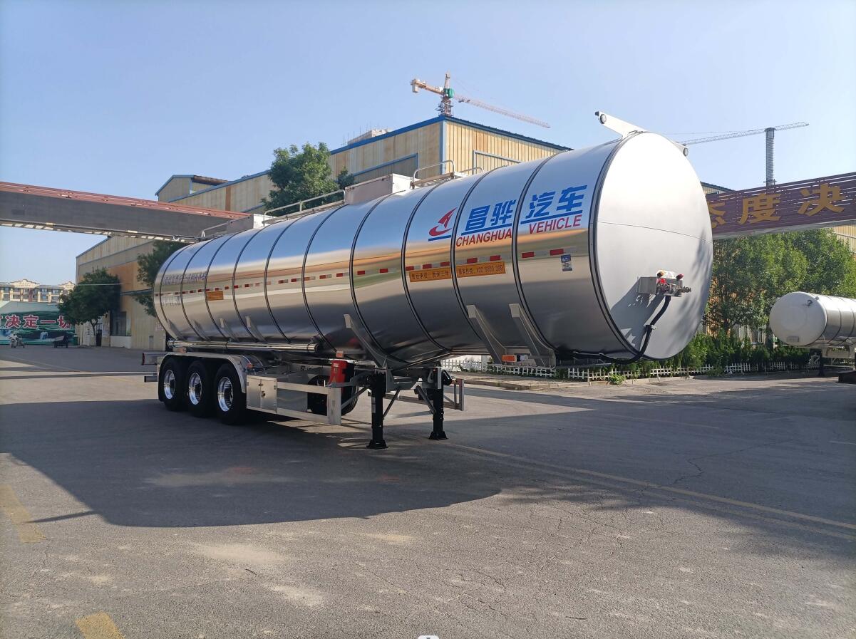 昌骅牌11.9米32.7吨3轴普通液体运输半挂车(HCH9405GPG46)