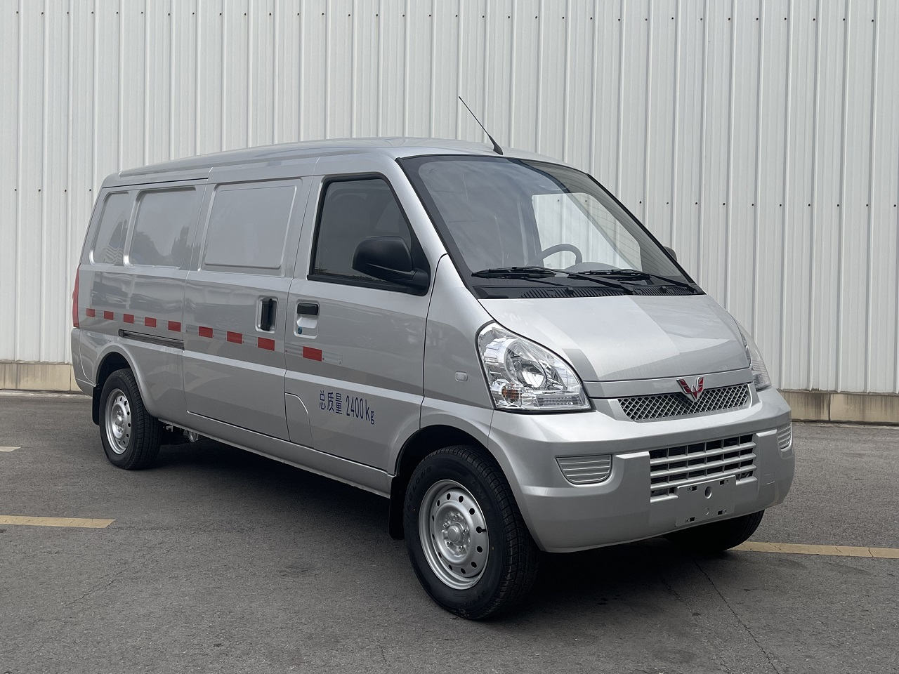 五菱牌LZW5024XXYEVA6KAU純電動廂式運輸車公告圖片