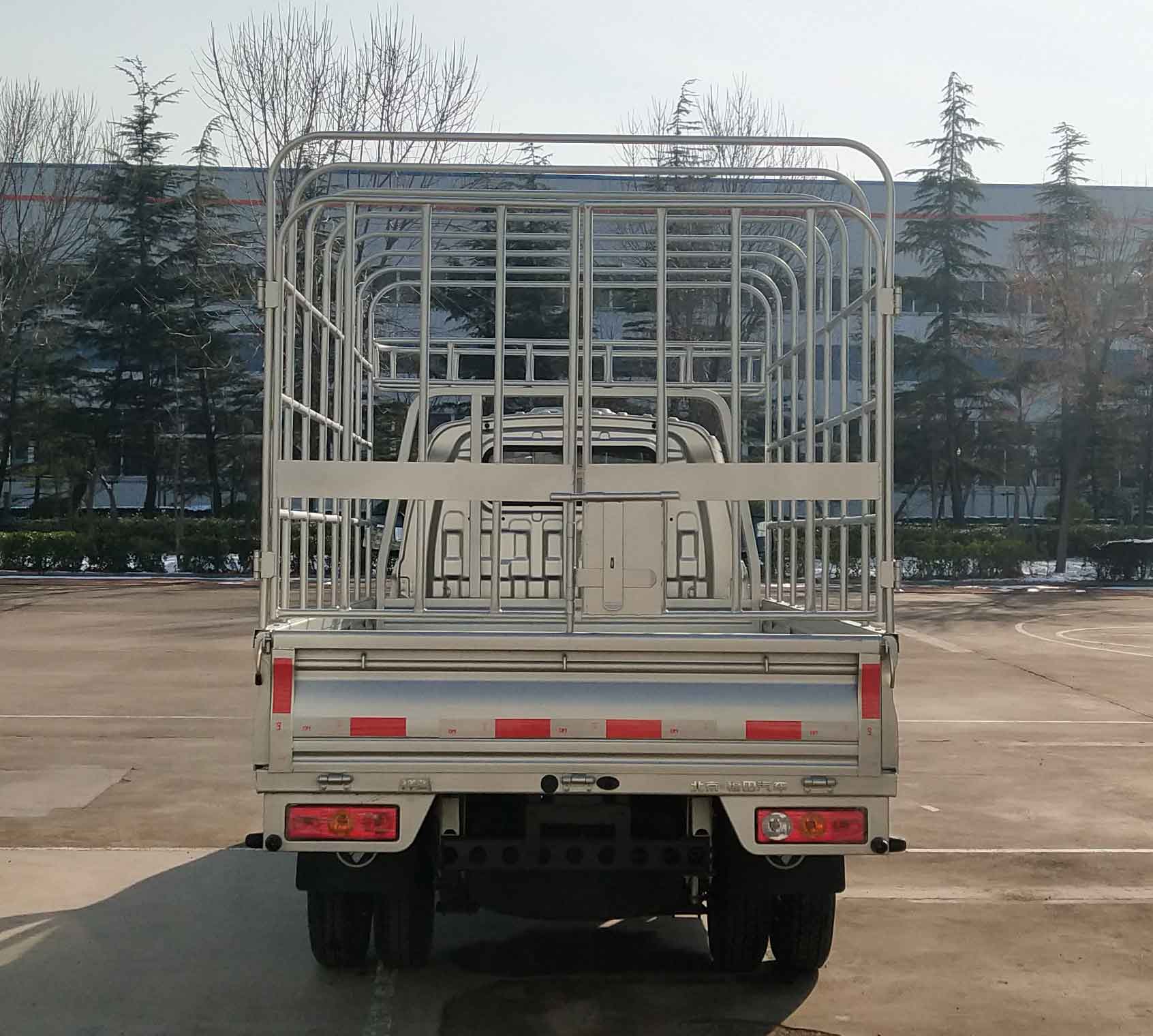 福田牌BJ5030CCY5JV7-61倉柵式運輸車公告圖片