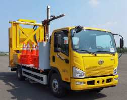 交通锥收集工程车