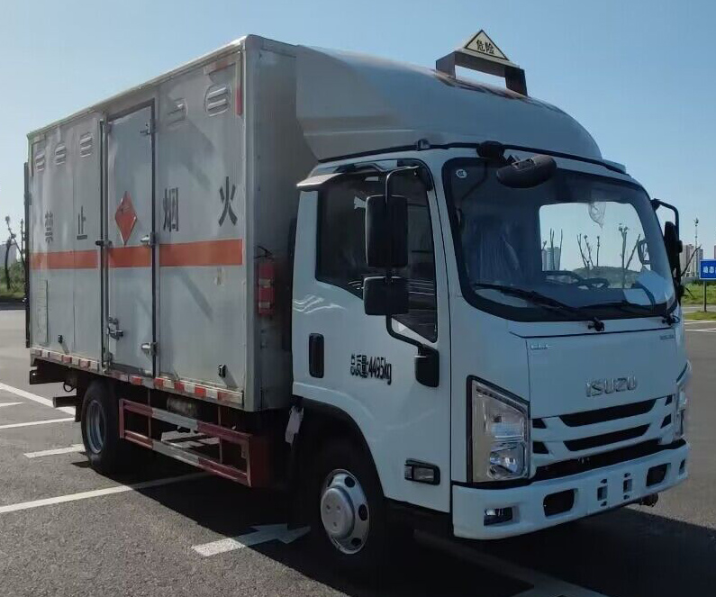 襄鑫鼎牌XDV5043XQYW6爆破器材運輸車公告圖片