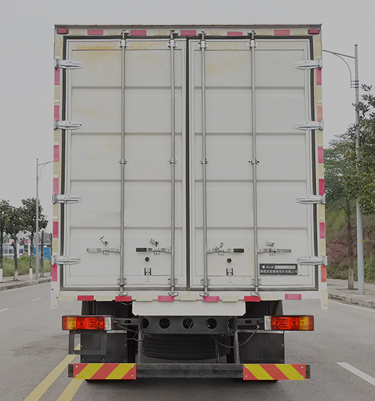 燕臺牌YTQ5181XXYLL47A1廂式運輸車公告圖片