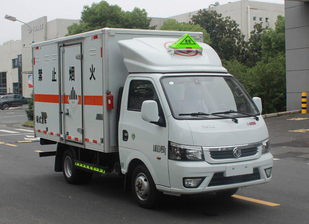 EQ5036XZW16QCACWXP 东风牌杂项危险物品厢式运输车图片