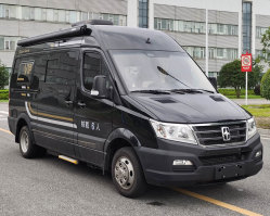 旅居车