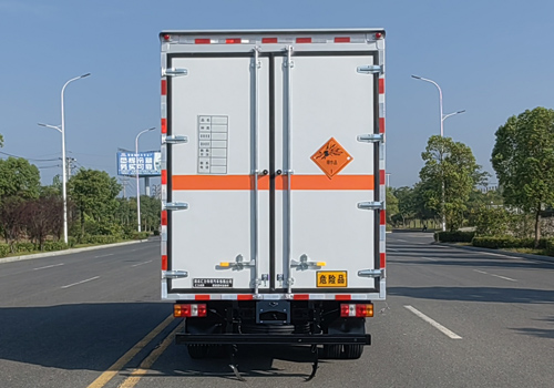 匯力威牌VVV5041XQYJX6爆破器材運(yùn)輸車公告圖片