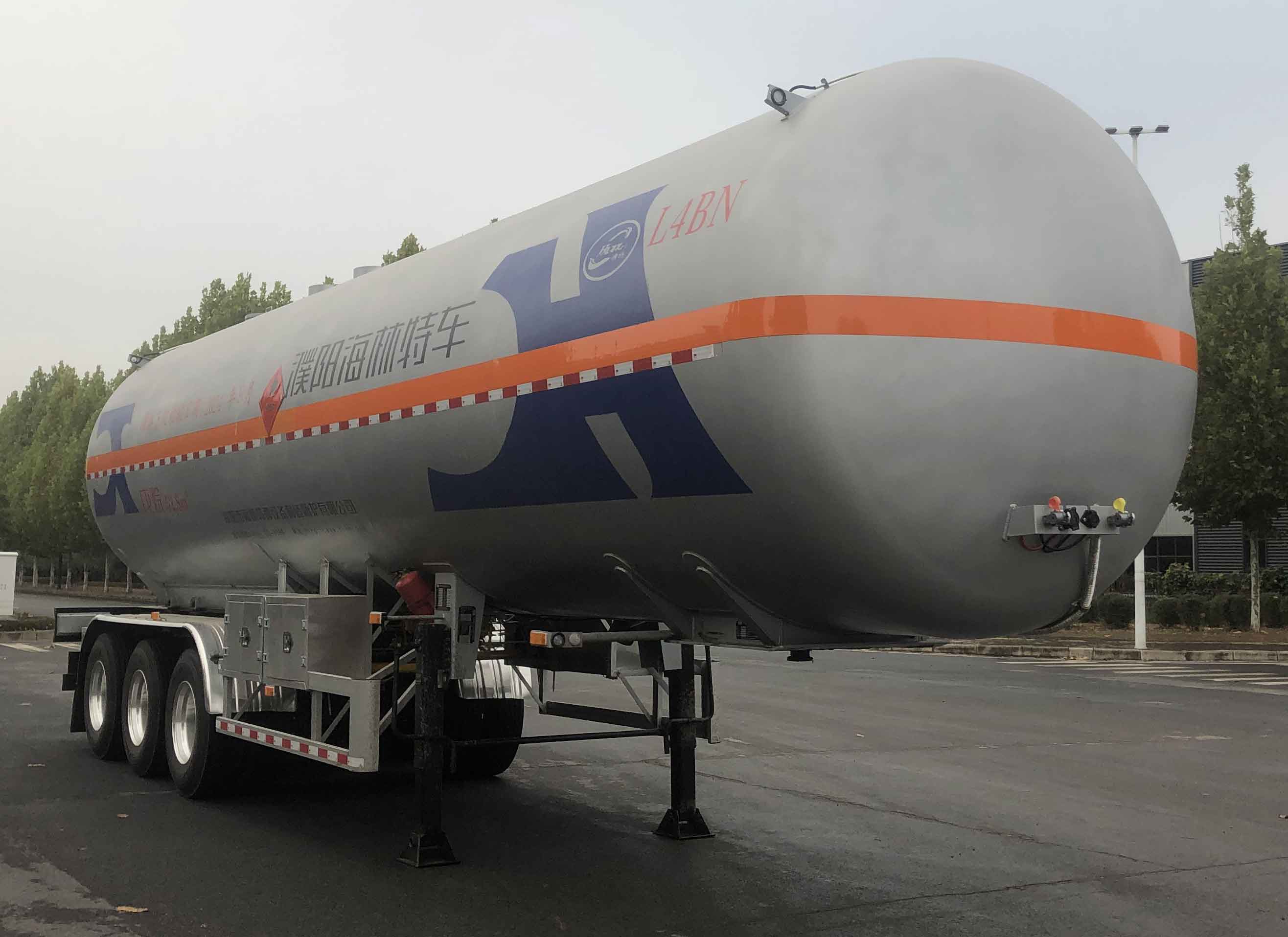 濮特牌12米29.4吨3轴易燃液体罐式运输半挂车(PHL9402GRY)