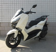 两轮摩托车