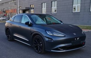 极狐牌BJ7001A61GBEV型纯电动轿车