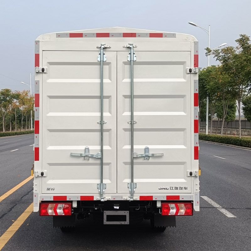 江淮牌HFC5031CCYEV1Q純電動(dòng)倉(cāng)柵式運(yùn)輸車(chē)公告圖片