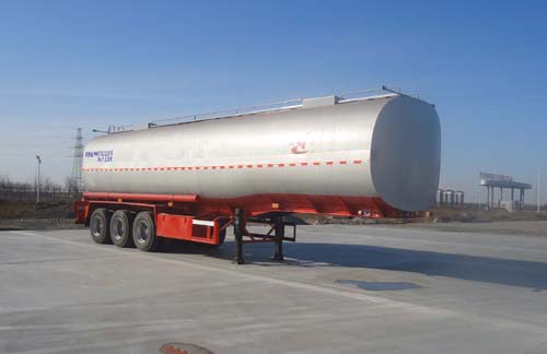 昌骅牌11.7米32吨3轴润滑油罐式运输半挂车(HCH9400GRH)
