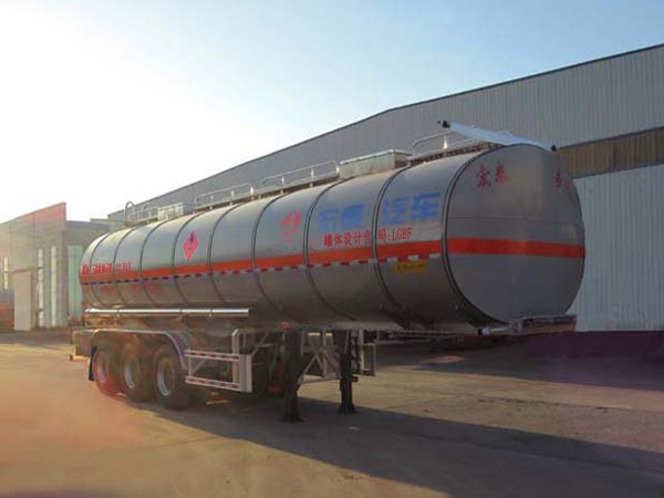 正康宏泰牌10.7米33.9吨3轴铝合金易燃液体罐式运输半挂车(HHT9408GRYC)