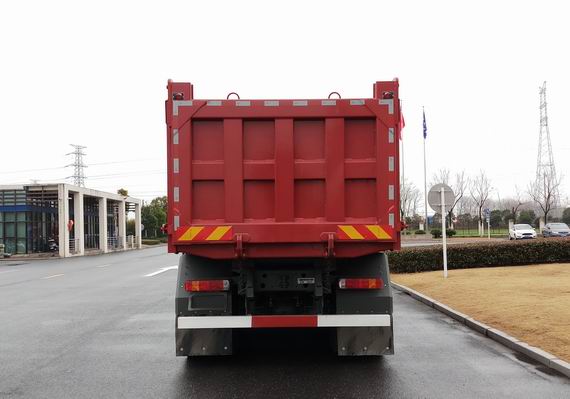 豪沃牌ZZ5317ZLJV3267F1自卸式垃圾車公告圖片