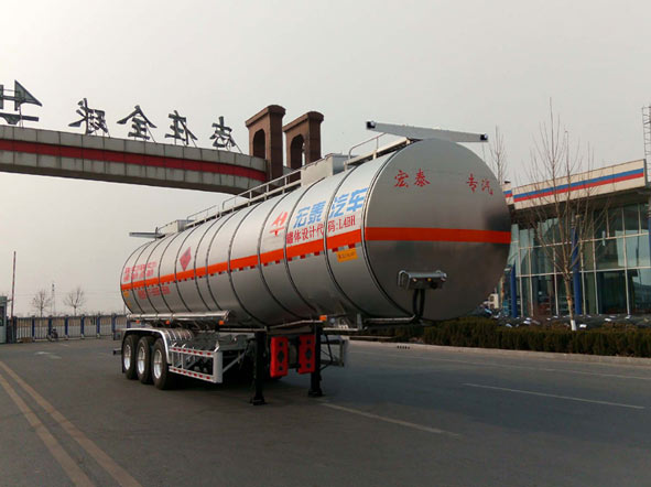 正康宏泰牌12.5米33.5吨3轴铝合金易燃液体罐式运输半挂车(HHT9401GRYE)