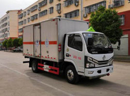 程力威牌CLW5040XDGE6毒性和感染性物品厢式运输车