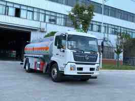 运油车
