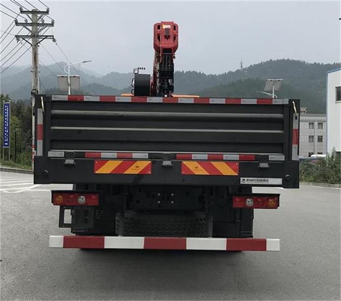 帕菲特牌PFT5251JSQD6A隨車(chē)起重運(yùn)輸車(chē)公告圖片