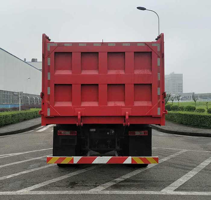 红岩牌CQ5317ZLJHD12446自卸式垃圾车公告图片