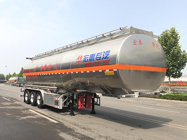正康宏泰牌11.9米34吨3轴铝合金易燃液体罐式运输半挂车(HHT9400GRYF)
