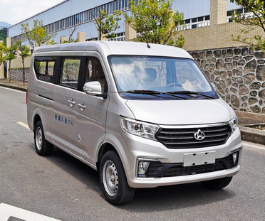 长安牌4.5米7座多用途乘用车(SC6450VQ6B3)