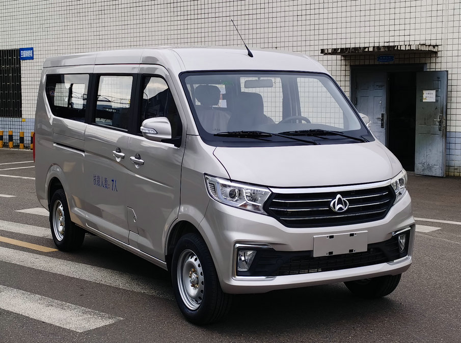 长安牌4.5米7座多用途乘用车(SC6450VQ6B5)