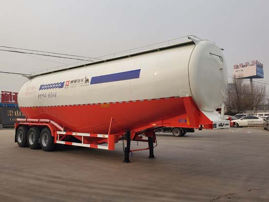 通亚达牌12.1米31吨3轴低密度粉粒物料运输半挂车(CTY9404GFLS60)