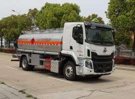 运油车