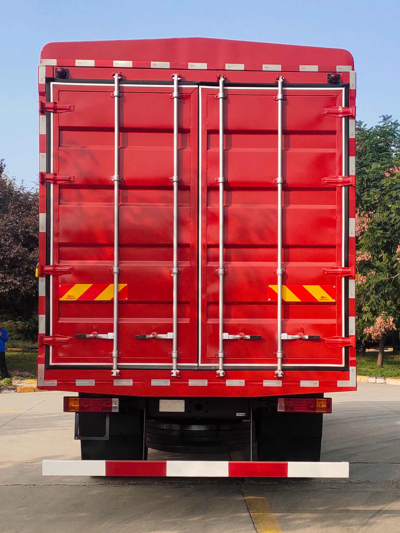 陜汽牌SX5189CCQLA501F2畜禽運(yùn)輸車公告圖片