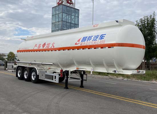 昌骅牌11.8米33.1吨3轴易燃液体罐式运输半挂车(HCH9407GRY43)