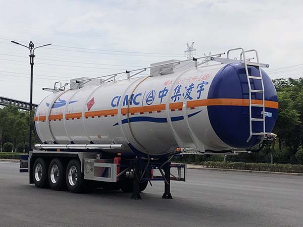 凌宇牌11.3米33.3吨3轴易燃液体罐式运输半挂车(CLY9405GRY38)