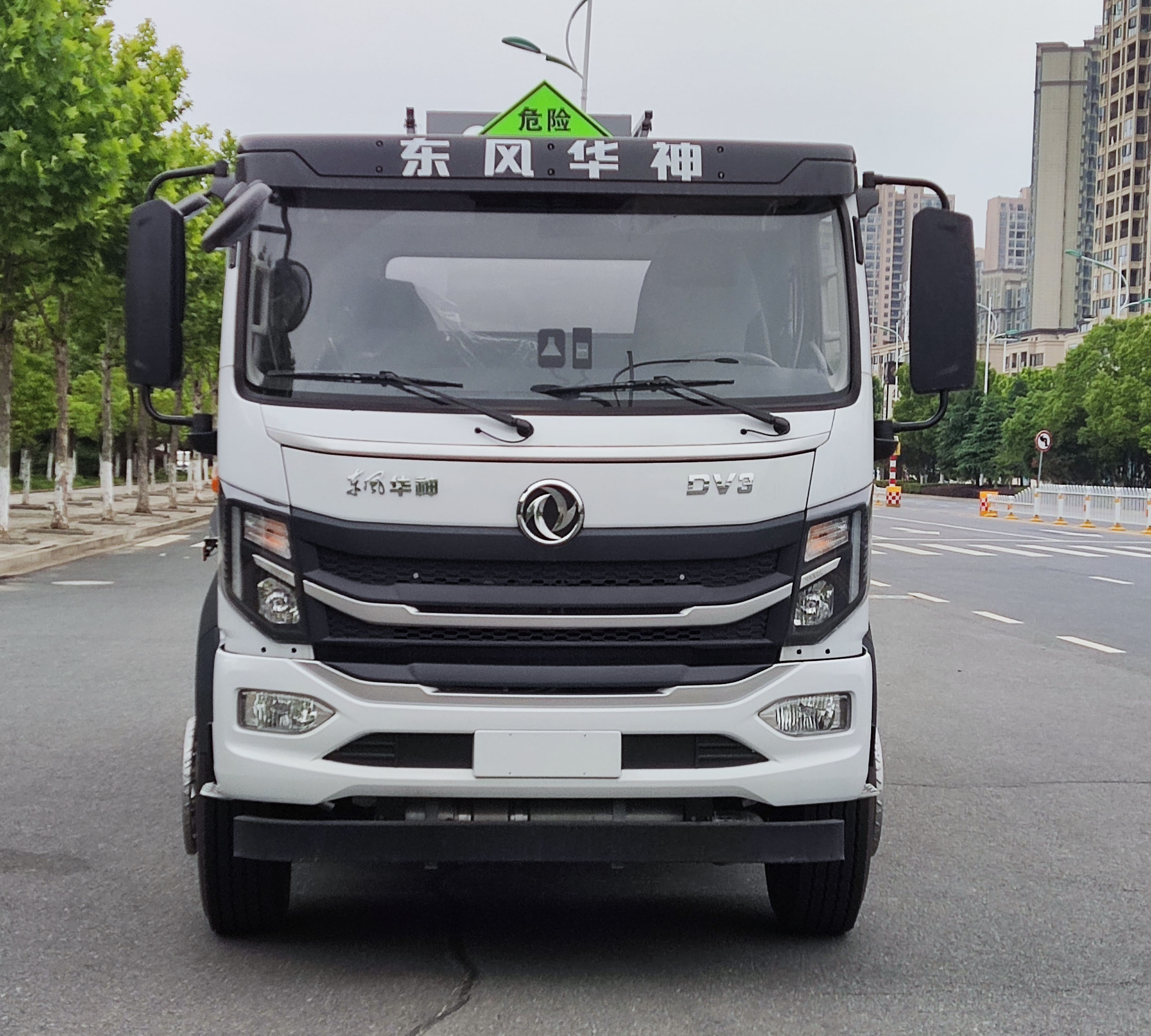 专威牌HTW5183GJYEC6加油车公告图片