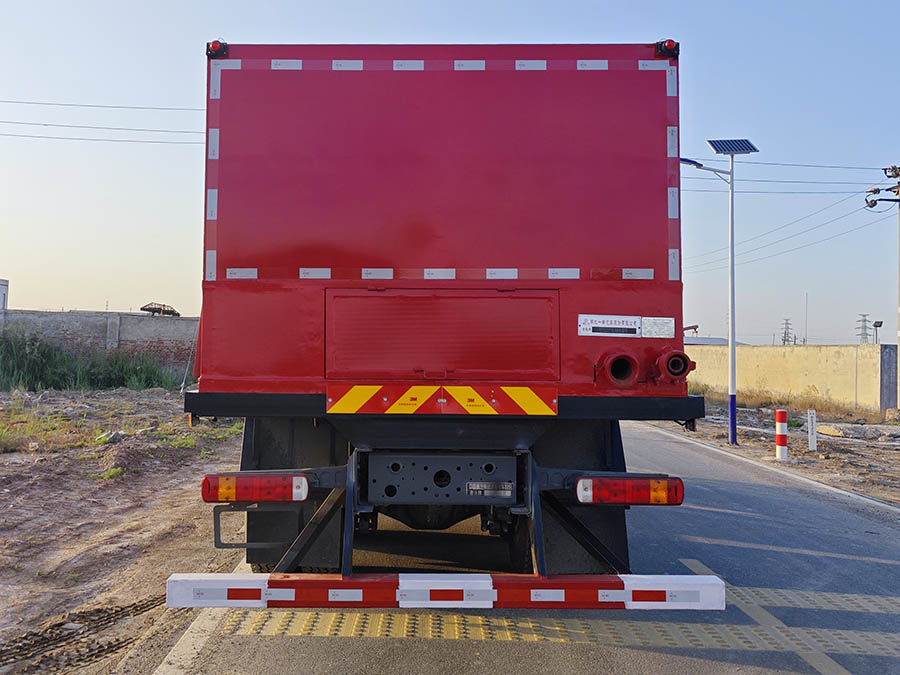 專致牌YZZ5222TYL70R壓裂車公告圖片