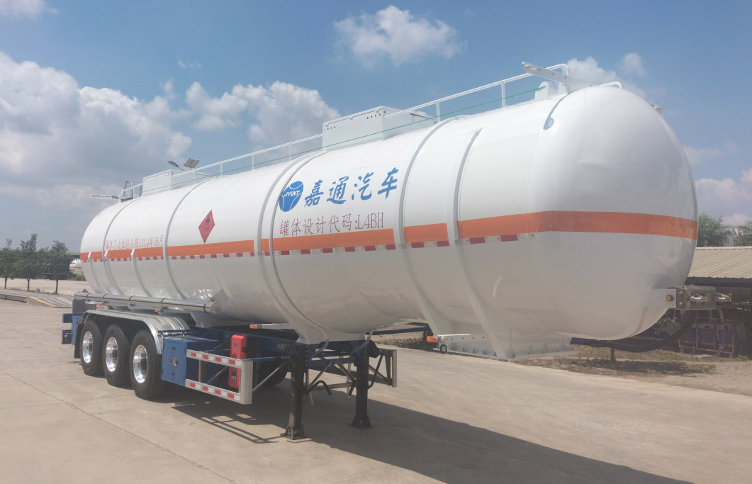 嘉运通牌12.2米33.3吨3轴易燃液体罐式运输半挂车(JTC9402GRYB44)