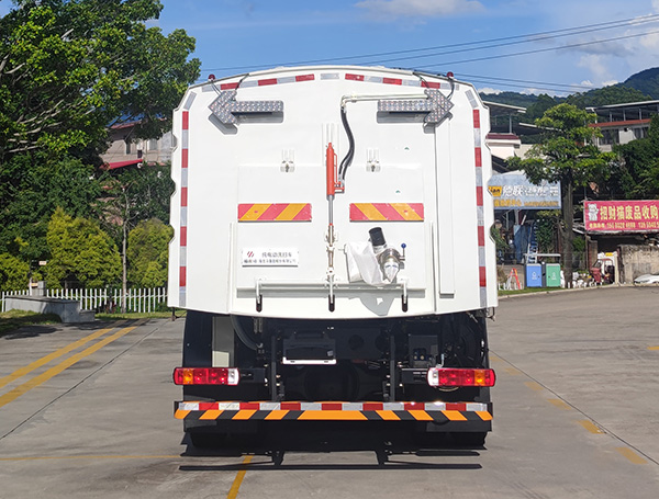 福龍馬牌FLM5181TXSYJBEV純電動(dòng)洗掃車公告圖片