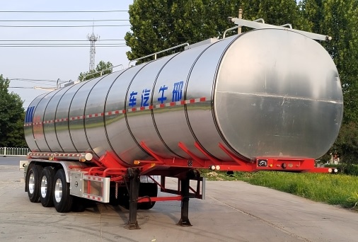 邢牛牌11.6米32.2吨3轴普通液体运输半挂车(XCG9402GPG)