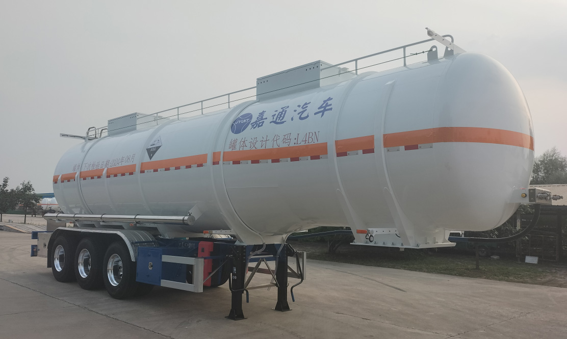 嘉运通牌11.4米33.2吨3轴腐蚀性物品罐式运输半挂车(JTC9401GFW38)