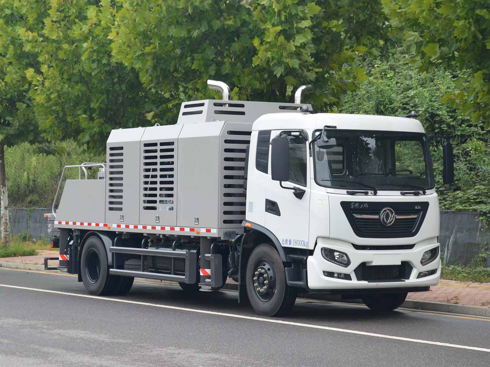 中联牌ZLJ5180THBEF车载式混凝土泵车