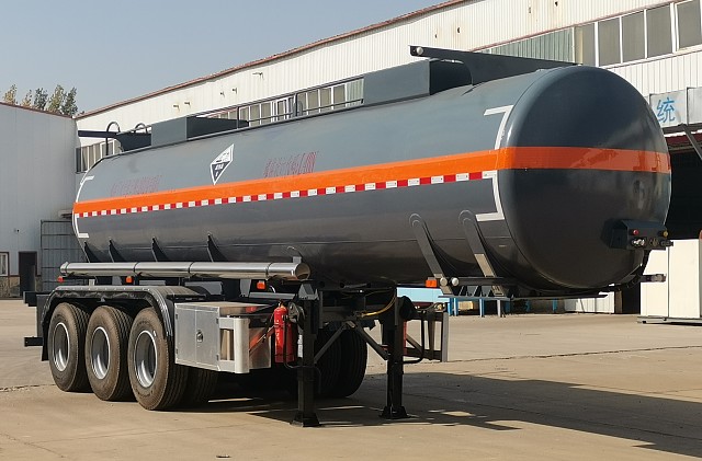 旗林牌9.9米34.1吨3轴腐蚀性物品罐式运输半挂车(QLG9405GFWB)