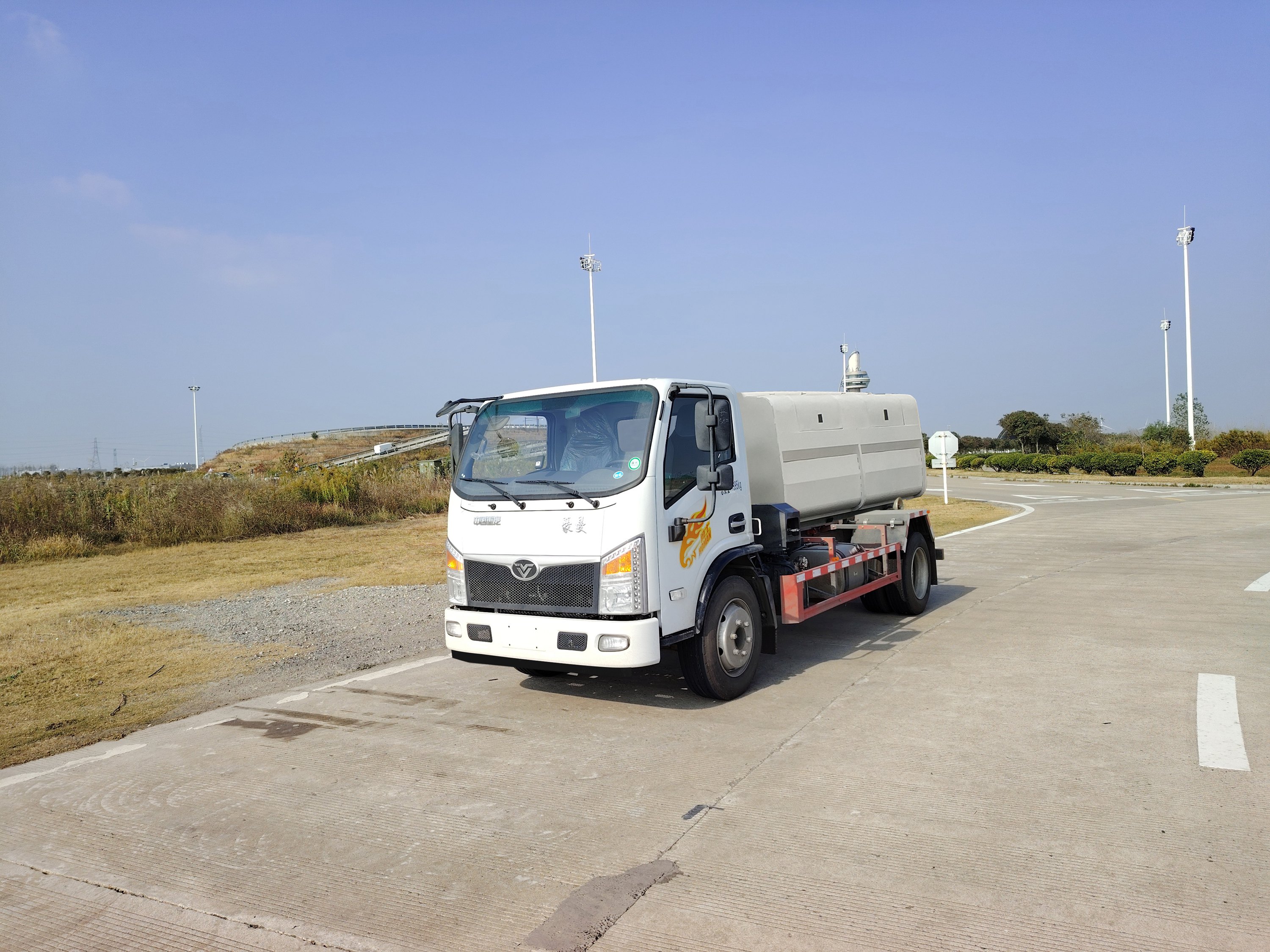 豪曼牌ZZ5128ZXXG17FB0車(chē)廂可卸式垃圾車(chē)公告圖片