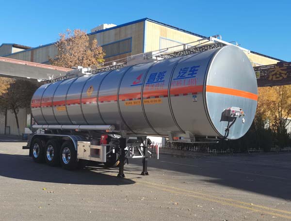 昌骅牌10.5米33.2吨3轴氧化性物品罐式运输半挂车(HCH9401GYWB)