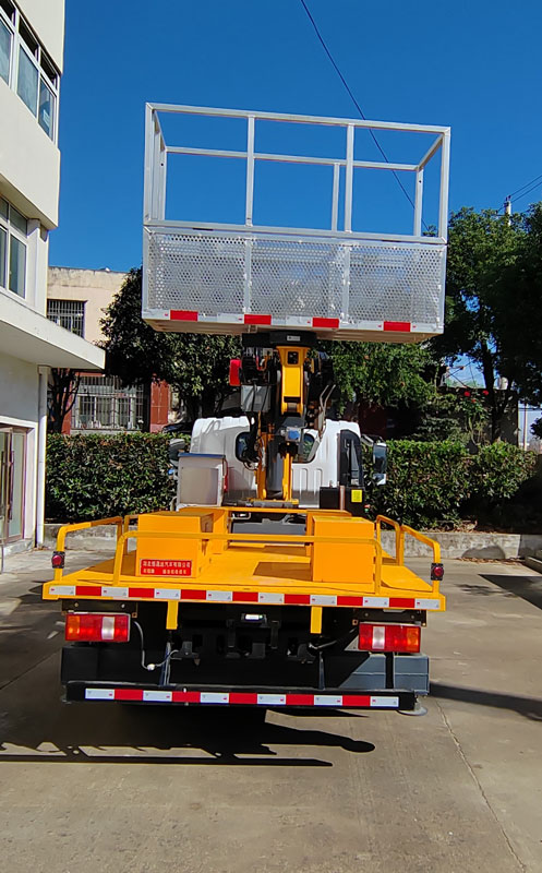 布隆牌LLL5041XJXYT6抽油機檢修車公告圖片