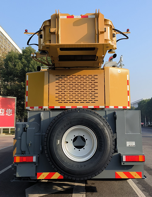 三一牌SYM5601JQZ200C8汽車起重機公告圖片