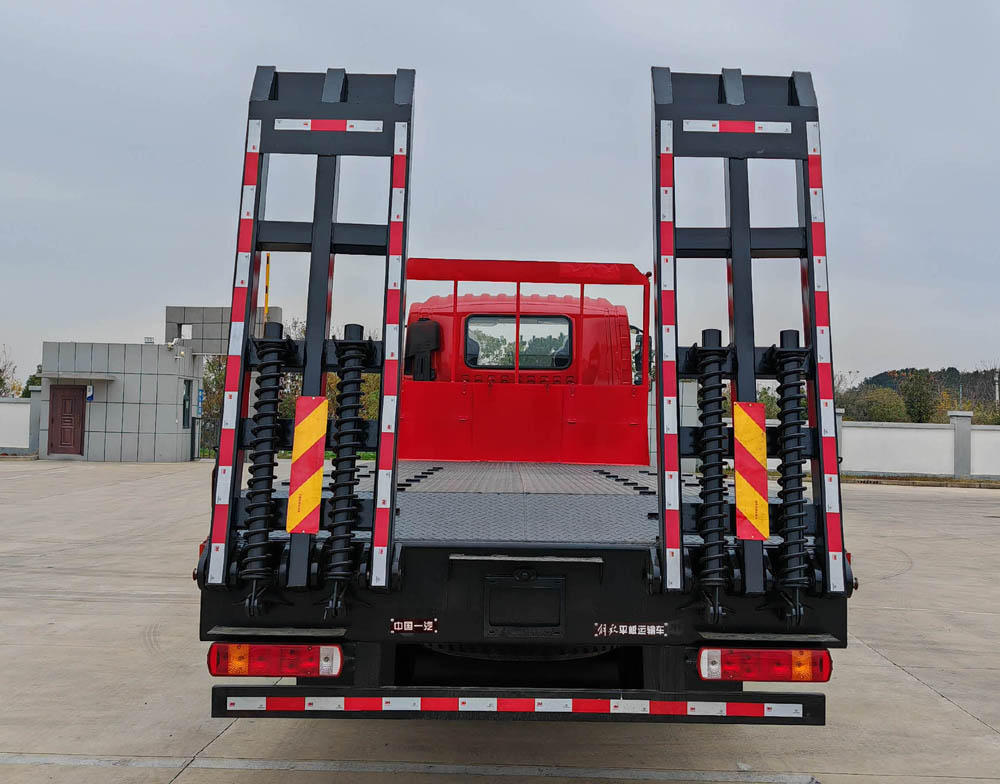 解放牌CA5250TPBP28K2L3T1E6A91平板運(yùn)輸車公告圖片