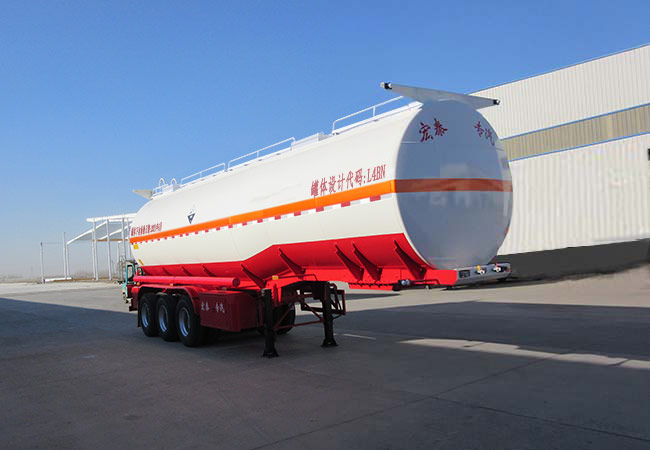 正康宏泰牌11米31.8吨3轴腐蚀性物品罐式运输半挂车(HHT9400GFWA)
